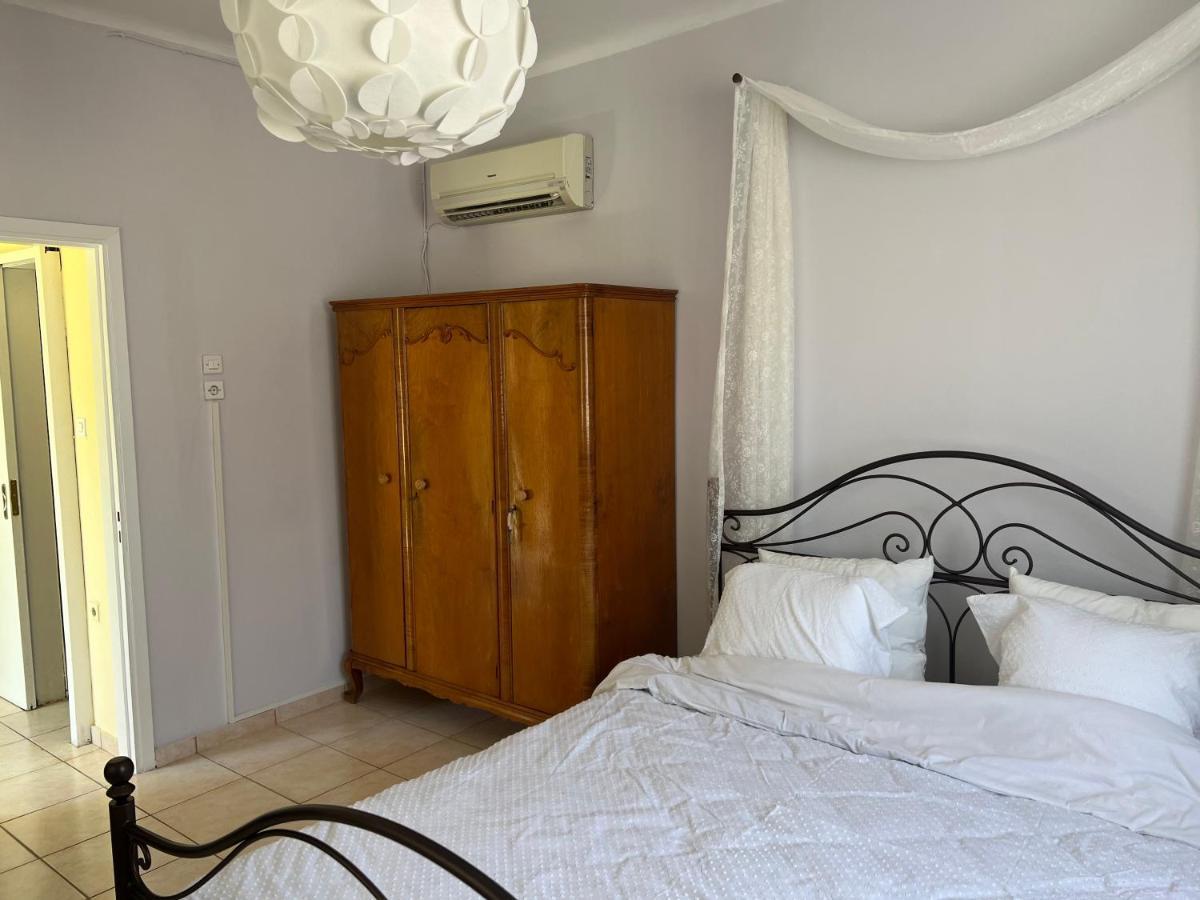 Apartamento Yiayia Katina'S House Corinto Exterior foto